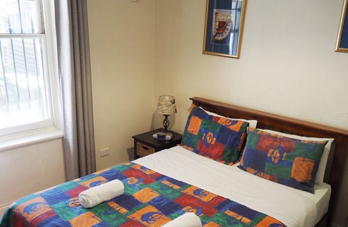 Parkside Cottage | Odeon Cottage - Harriett's Cottage Accommodation