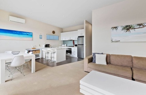 Ocean Grove Apartment | OG- By the Sea, 400m to Beach By Host on the Coast