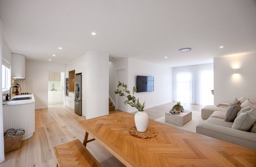 Anna Bay Villa | Olas Villa 3 | Med-Style 3BR + Plunge Pool + Beach