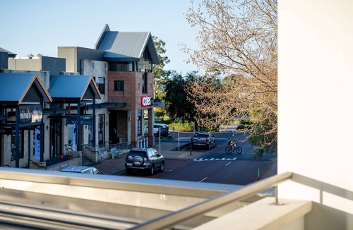 Dunsborough Apartment | Olive Suite - The Suites at Dunsborough Marketplace