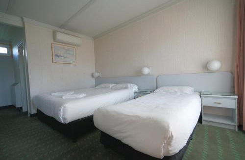 Queanbeyan Hotel | Olympia Motel