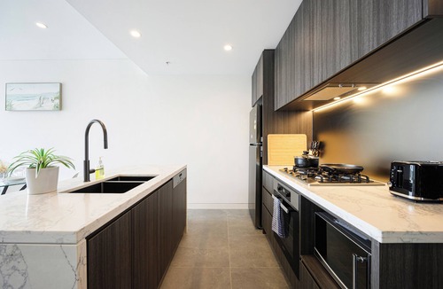 Lidcombe Apartment | Olympic Park Bright 1BR Free Pool & Gym Great View