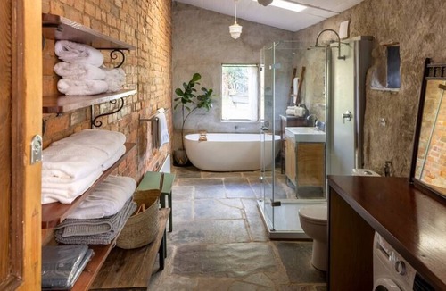 Mount Alexander Shire House | ON GOLDEN POINT - STONE COTTAGE IN CHEWTON