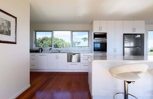 Low Head House | On the Beach & Golf Course Minutes from MTB Trails