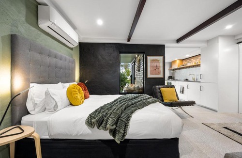 Belair Apartment | On The Deck Studio - Spa Hideaway in Scenic Belair