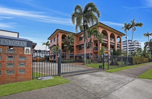 Cairns North Apartment | On the Esplanade