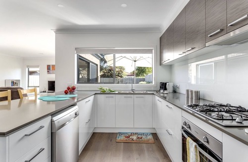 Rosebud House | Once Upon a Tide- close to everything! (pet friendly)