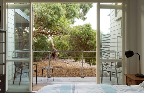 Inverloch House | One Level at Broadbeach - Inverloch