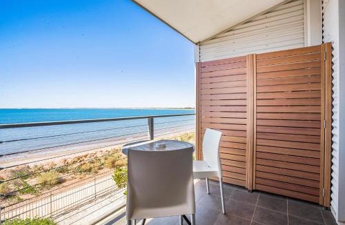 Onslow Resort | Onslow Beach Resort
