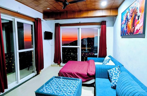 The Mall Road Hotel | Opal Villas