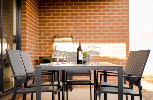 Melton South House | Open-Plan Comfort | Sunny Living | BBQ @ Backyard