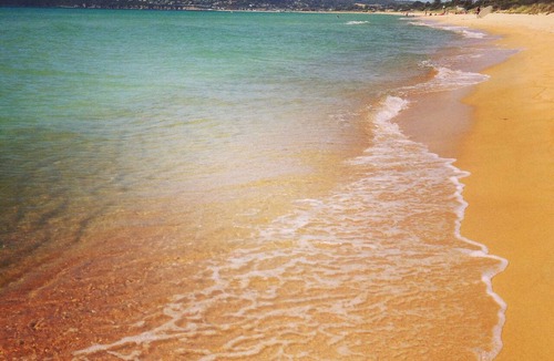 Safety Beach House | Open plan large townhouse with direct access to beautiful beach