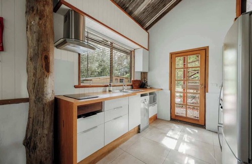 Yallingup Siding House | Orchard Cottage—Romantic Bushland Retreat w/Sauna