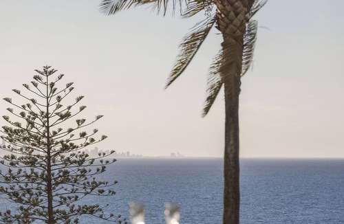 Coolangatta Apartment | Orion 6 - Beachfront Rainbow Bay - All Linen Supplied - Min. 3 Night Stays!