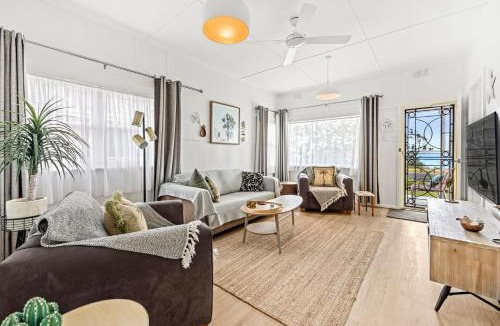 Callala Bay House | Osprey - Pet Friendly Waterfront