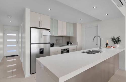 Huskisson Apartment | Our Beach House at Husky by Book Jervis Bay - Relax in Style