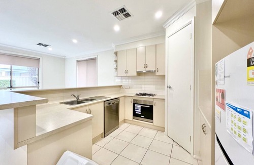 Richmond House | Our most popular home. Your family and staff will love it here! Bed & bath linen hire included. Unlimited NBN WIFI internet. Airconditioning throughout. Easy Parking. Spacious and relaxing.