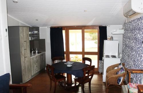 Dubbo House | Outback Cellar & Country Cottage