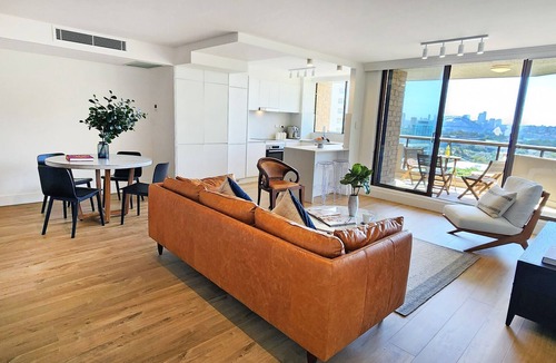 Darlinghurst Apartment | Outstanding Opera House & Harbour Bridge Views