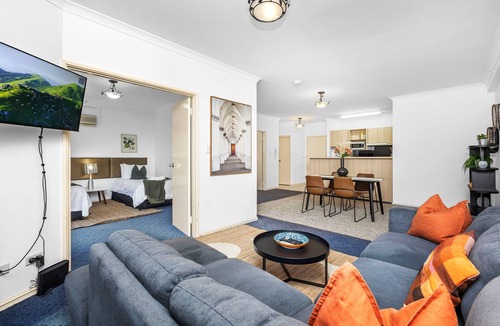 East Perth Apartment | Oversized East Perth 2BR Pool Gym Parking