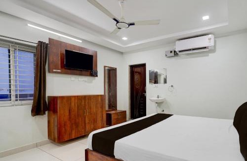 Nellore Hotel | OYO Collection O Mini Bypass Nellore Road Formerly AMR Guest Inn