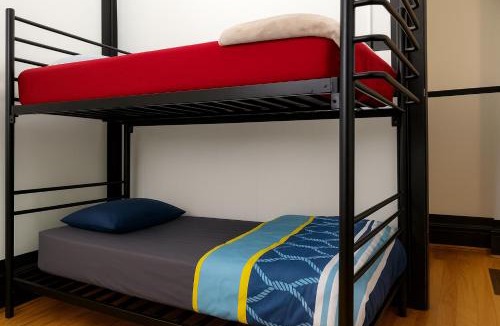 Perth Hostel | Ozi Inn Backpackers - Perth -Valid International Passport Required