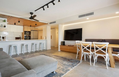 Byron Bay Apartment | Pacific Blue - beachfront 2 BR apartment with pool