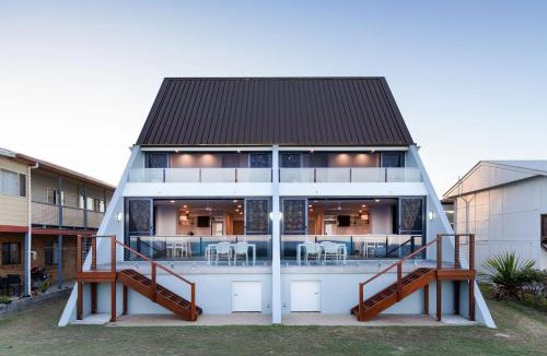 Wooli House | Pacific Dawn on The Beach Two