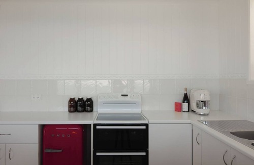 Yamba Villa | Pacific Lodge | Studio