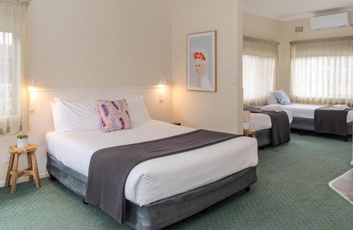 Forster Hotel | Pacific Motel 10