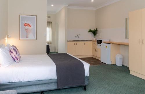 Forster Hotel | Pacific Motel 11
