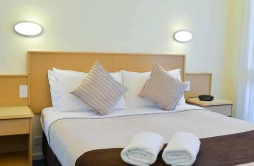 Boomerang Beach House | Pacific Palms Resort - Elizabeth Beach