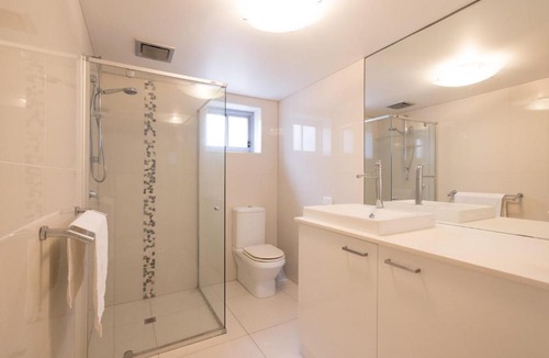 Kings Beach Apartment | Pacific Towers Unit 4 19 Ormonde Tce Kings Beach
