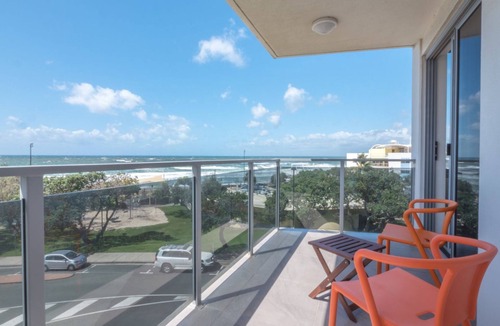 Kings Beach Apartment | Pacific Towers Unit 4, 19 Ormonde Tce Kings Beach