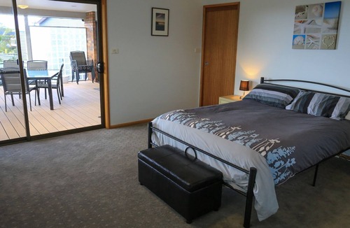 Mollymook Beach House | Pacific View - Easily accommodates two families - Now Fully Airconditioned