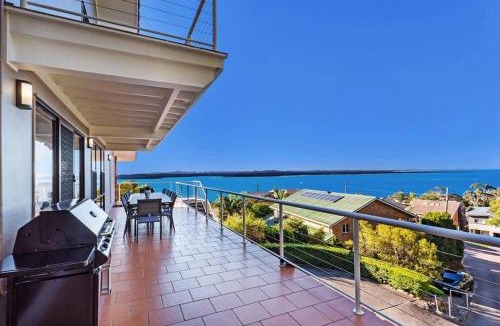 Nelson Bay House | Pacific Waters - Unbeatable Views of Port Stephens