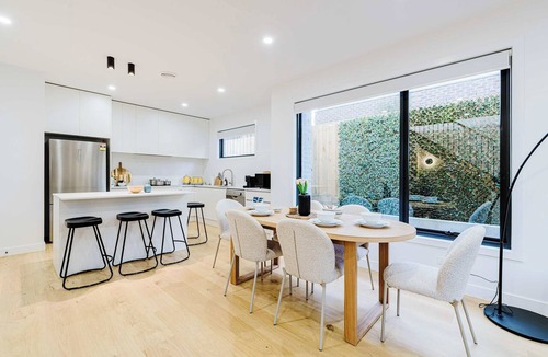 Box Hill North Condo | Packham Enclave No.3