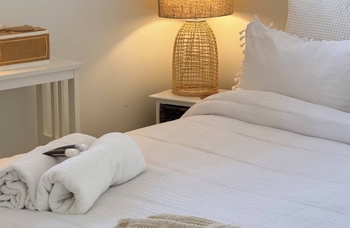 Culburra Beach Bed & Breakfast | Palacete Beach - King Suite/Pool