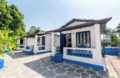 Lonavala Villa | Palette Santorini Pool Mountain View