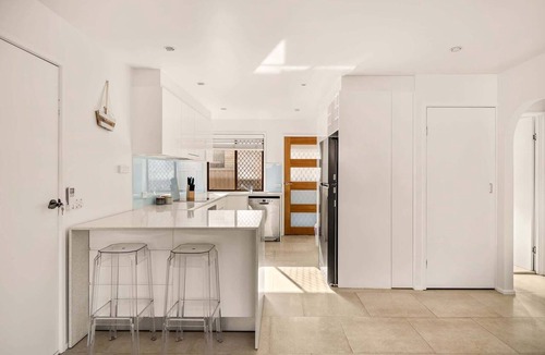 Palm Beach Apartment | Palm Beach Escape Steps from Sand