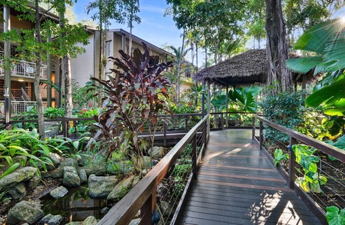 Port Douglas Apartment | Palm Bliss Studio with Resort Pool and Restaurant