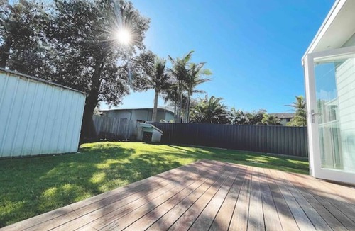 Towradgi Apartment | Palm Rest | 2BR Beachside Escape On Towradgi Beach