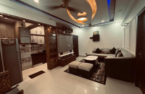 Ghaziabad Apartment | Palm stays