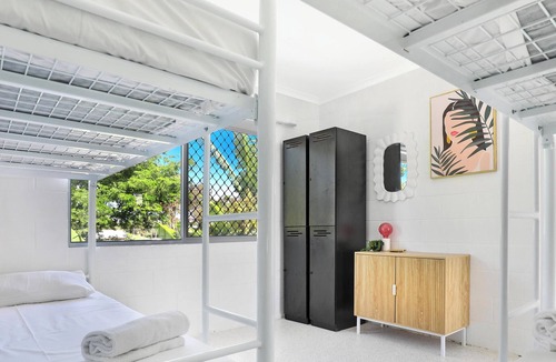 Maroochydore Hostel | Palms On Parker