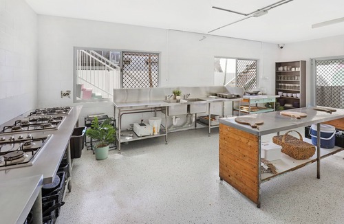 Maroochydore Hostel | Palms On Parker
