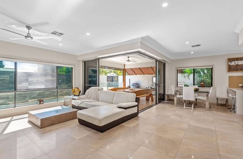 Scarborough House | Palmtree Paradise with a pool and double lock up garage