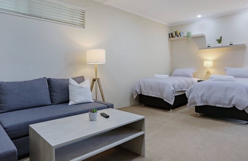 Pambula Beach Cabin | Pambula Bush to Beach