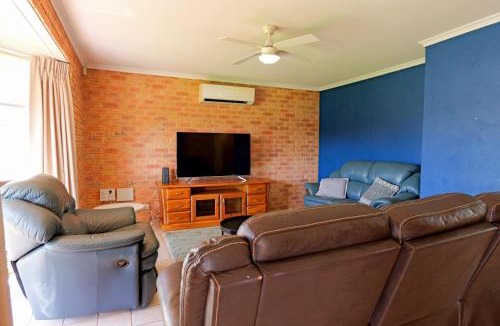 Bluff Point Apartment | Pamusha 2