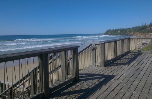 Coolum Beach House | Pandanus Holiday Home central Coolum Beach - Long stay discounts available.