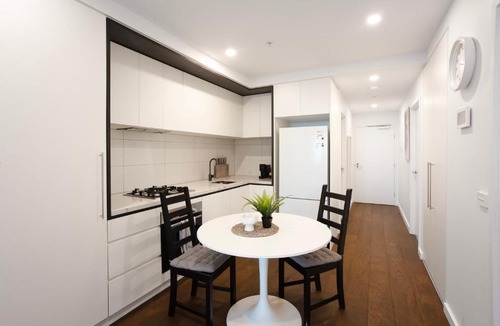 Box Hill Apartment | Panorama Apartment Walk to Box Hill Central by GoodLive